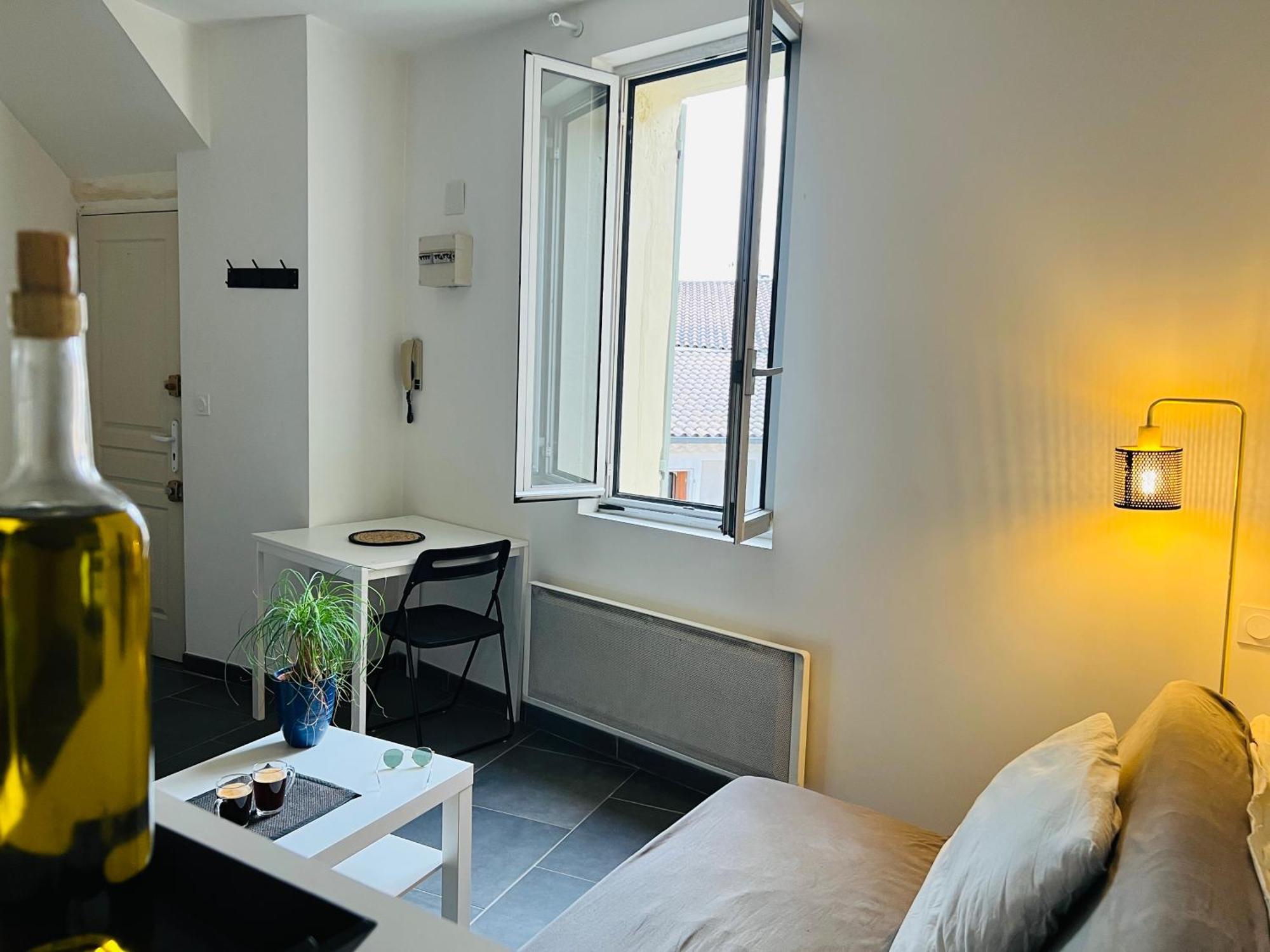 Cosy Studio Hyper Centre Avec Kitchenette & Climatisation Carpentras Esterno foto